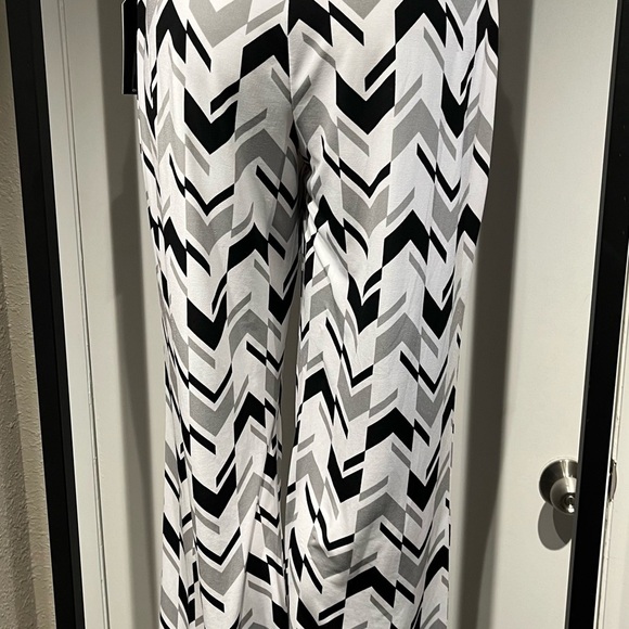 Clara Sun Woo Black and White Wide Leg Pants with Chevron Pattern - Picture 14 of 16